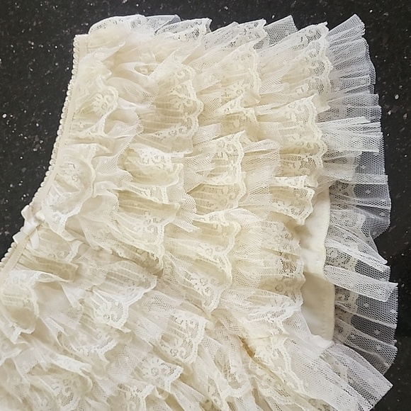 Jaded London Vanilla Rhea Tulle Lace Bloomer Shorts Size 2 - Picture 8 of 16